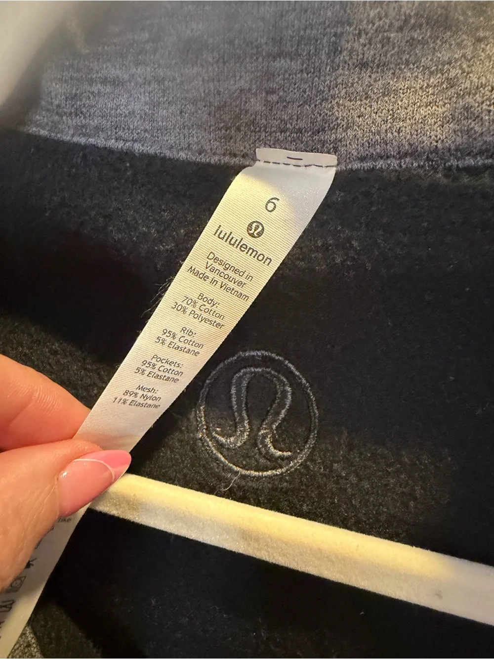 lululemon athletica sleek zip